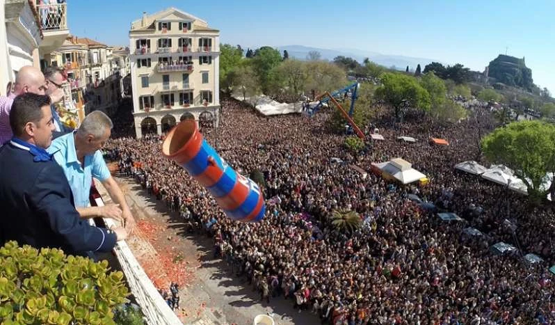 Κέρκυρα: «Βούλιαξε» το νησί για το Πάσχα